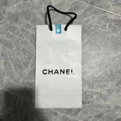 CHANEL ロゴ入り紙袋 ホワイト