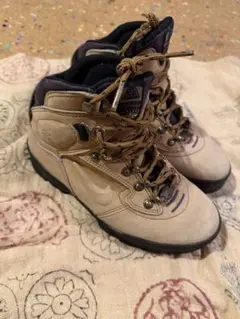 NIKE ACG トレッキングシューズのサムネイル