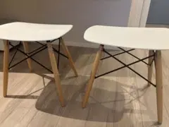 ホワイトのシンプルな椅子