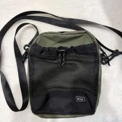 kiu メッシュポケット付きサコッシュのサムネイル