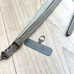 ボナベンチュラ スマホショルダーストラップ エトープ - メルカリ