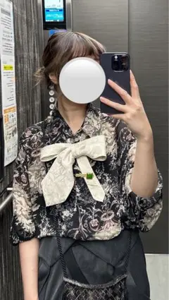 ZOZOTOWN限定ブランド kutir ブラウスのサムネイル