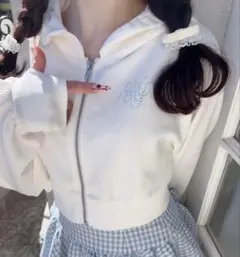 【即購入◎】Evelyn フリルパーカーUVカット ホワイトのサムネイル