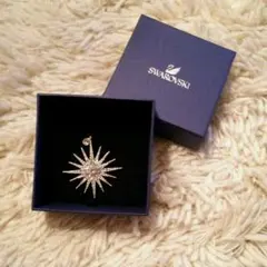 SWAROVSKI スワロフスキー 星 ブローチ