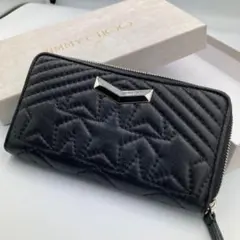 ！極美品！　ジミーチュウ　長財布　ブラック　レザー　箱付き　50のサムネイル