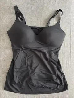 UNIQLO ユニクロ　エアリズムシームレスVネックブラキャミソール　ブラトップ