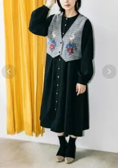 ScoLar スカラー ドッキング刺繍ベスト前開きワンピース （ブラック）