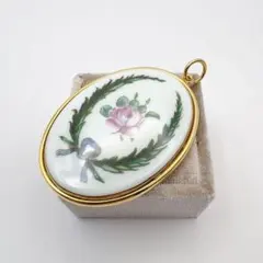 銀座WAKOの花束刺繍の緑色がま口 - メルカリ
