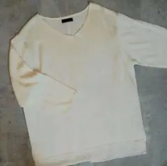【美品/a.g.plus】Vネックニット/オフホワイト/Mのサムネイル