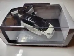 日産　セレナ　モデルカーコレクション　 セレナ　ホワイト/ブラックのサムネイル