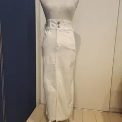 ホワイトタイトロングスカート
