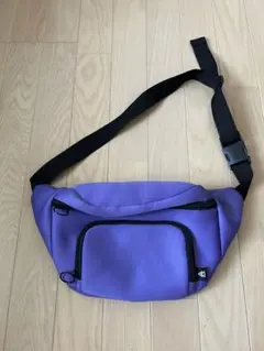 ボディバッグ