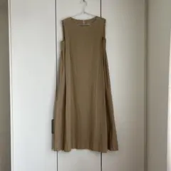 poushal ベージュ ノースリーブ Aラインワンピース