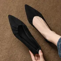 ブラック ポインテッドトゥ フラットシューズ