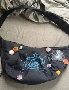 d*2様 スプラトゥーン×ニューエラ　ボディバッグ おまけ付き d*2様 スプラトゥーン×ニューエラ ボディバッグ おまけ付き - メルカリ