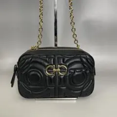 FERRAGAMO 極美品 黒 ガンチーニ ショルダーバッグ フェラガモ