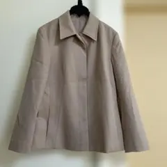 ベージュ スーツ