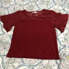 美品　赤レースのトップス　Bye Byeのサムネイル