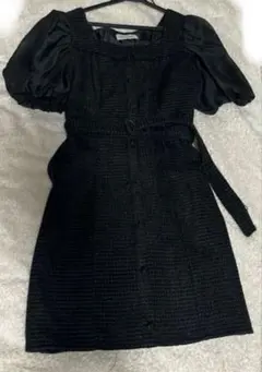 BUBBLES 黒の半袖ミニワンピース