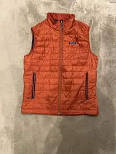 Patagonia オレンジ ダウンベストのサムネイル