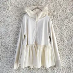 《美品★》UNFILO アンフィーロ　ペプラムフーディラッシュガード　ホワイトのサムネイル