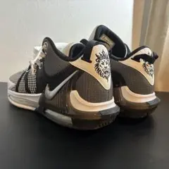 NIKE LEBRON 7バッシュ　スニーカーのサムネイル