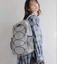 ローリーズファーム　グレー メッシュポケット付きリュックのサムネイル