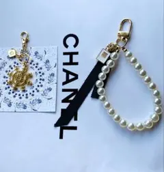 シャネル_ホリデー 限定_スノーフレイクチャーム＆　キーチャーム_〈新品〉