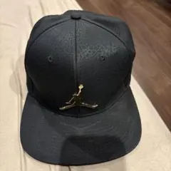 Jordan ブラック キャップ ゴールドロゴ