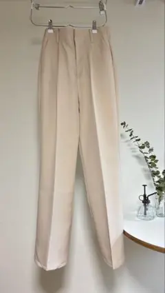 tiptop センタープレス セミフレアスラックス M ベージュ 韓国 きれいめ