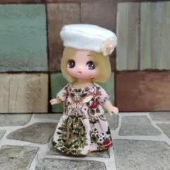 ぷちリカちゃん服　ハンドメイド　ウサギ柄ワンピースとベレー帽