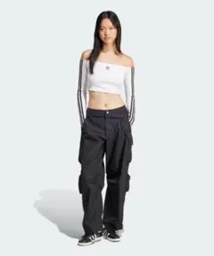 adidas オフショルダートップス