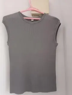 UNIQLO　ユニクロ　ノースリーブ　グレー Lサイズ　半袖