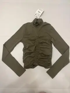 新品zara ハイネック　ギャザー　クロップド　トップス
