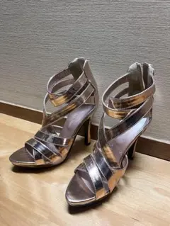 メタリックピンク ストラップ ハイヒール M