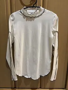 JEANASIS フリル付きタートルネックシャツ