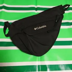 Columbia スリングバッグ 黒 ワンショルダーバッグ