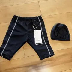ブラック水着 120cmのお子様向け　帽子付き