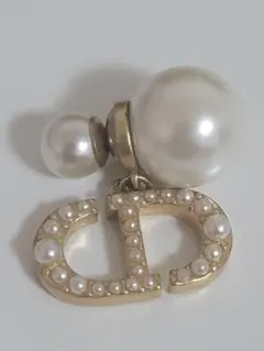 2025年最新】dior ピアス 片耳 パールの人気アイテム - メルカリ
