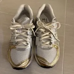 ASICS GEL-KAYANO 14 ゲルカヤノ　ホワイト/ゴールド