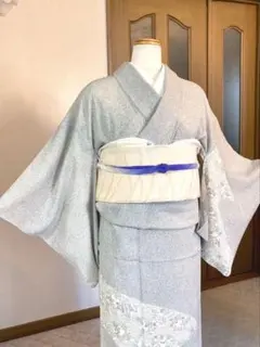 グレー 色無地 着物 紋意匠 一つ紋付 未使用 グレー 色無地 着物 紋意匠 一つ紋付 未使用 - メルカリ