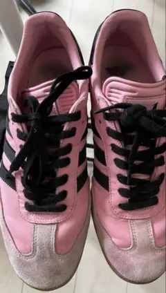 アディダス ピンク スニーカー
