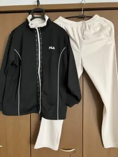 FILA ジャージ 上下セット ブラック ベージュ　Lサイズのサムネイル