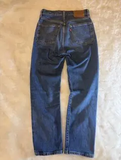 美品 LEVI'S 501 ストレートデニム パンツ23のサムネイル