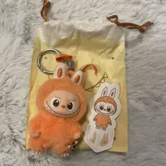POP MART J イニシャルラブブ　キーホルダーのサムネイル