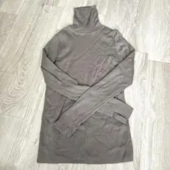 UNIQLOタートルネックニット