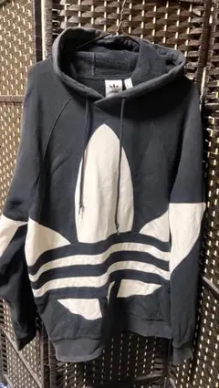 adidas トレーナー　 パーカー 黒/白