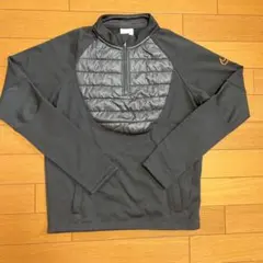 黒い長袖ピステ・ウィンドブレーカー