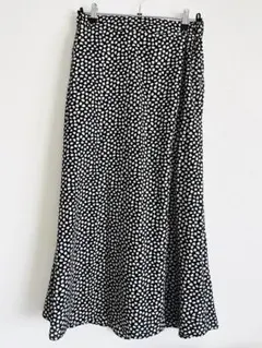 ドット柄ロングスカート フレアスカート 黒 白 水玉模様 ウエストゴム Lサイズ