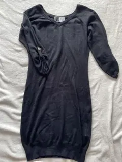 ゆ*ん様 rady 黒のVネックひざ丈ワンピース